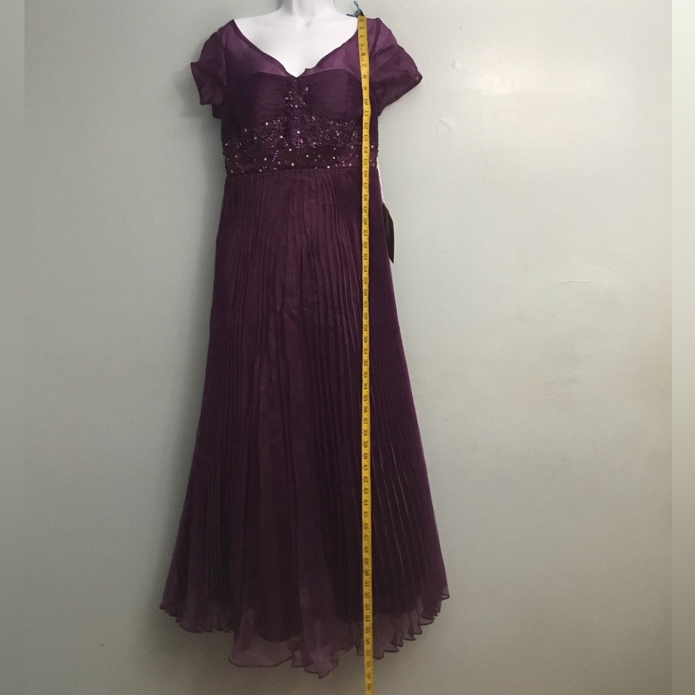 LIGHT IN THE BOX  Sequin Embellished Sweetheart Gown